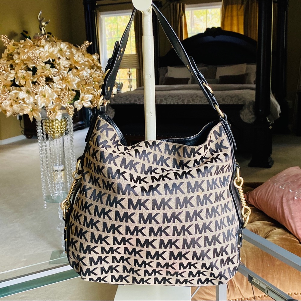 Michael Kors MK logo hobo bag - Picture 7 of 8